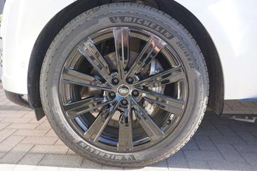 Land Rover Range Rover P460e — photo 9