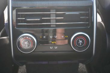 Land Rover Range Rover P460e — photo 14