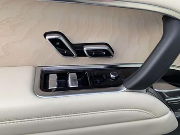 Land Rover Range Rover P440e — photo 14