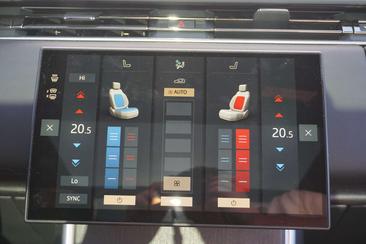 Land Rover Range Rover P460e — photo 17