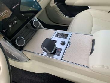 Land Rover Range Rover P440e — photo 16