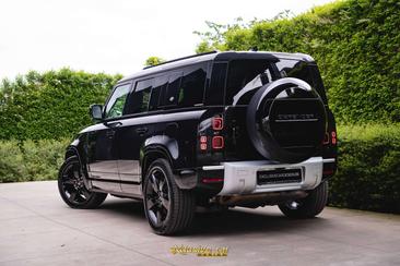 Land Rover Defender 110 P400e — photo 7