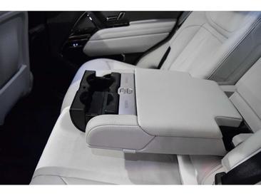 Land Rover Range Rover Sport P460e — photo 23