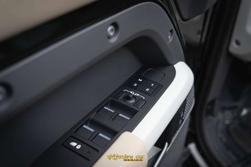 Land Rover Defender 110 P400e — photo 12