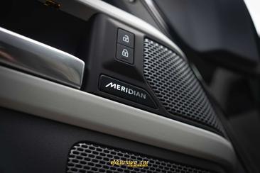 Land Rover Defender 110 P400e — photo 13