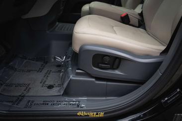 Land Rover Defender 110 P400e — photo 15