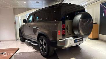 Land Rover Defender 110 P400e — photo 7