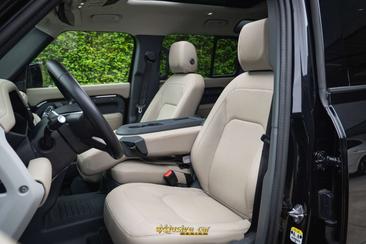 Land Rover Defender 110 P400e — photo 17