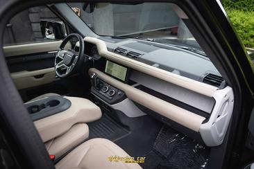 Land Rover Defender 110 P400e — photo 19