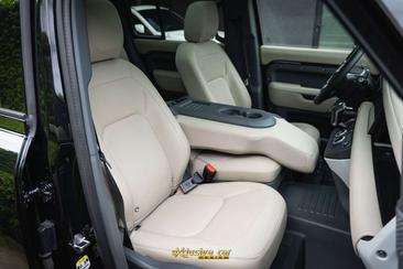 Land Rover Defender 110 P400e — photo 20