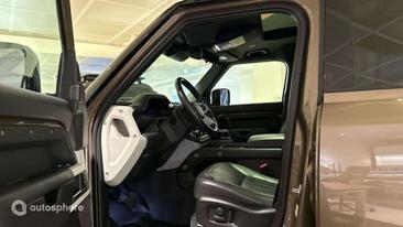 Land Rover Defender 110 P400e — photo 12