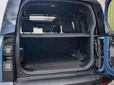 Land Rover Defender 110 P300e — photo 35