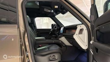 Land Rover Defender 110 P400e — photo 15