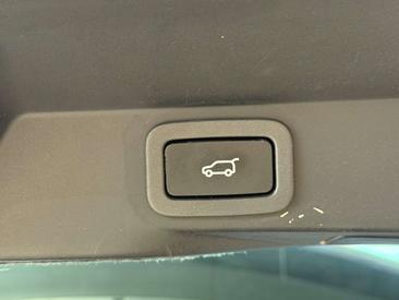 Land Rover Range Rover Sport P400e — photo 11