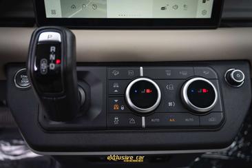 Land Rover Defender 110 P400e — photo 39