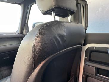 Land Rover Defender 110 D250 — photo 12