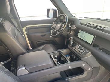 Land Rover Defender 110 D250 — photo 13