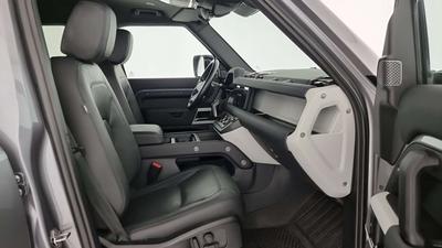 Land Rover Defender 110 D250
