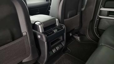 Land Rover Defender 110 D250 — photo 17