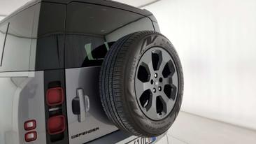 Land Rover Defender 110 D250 — photo 25