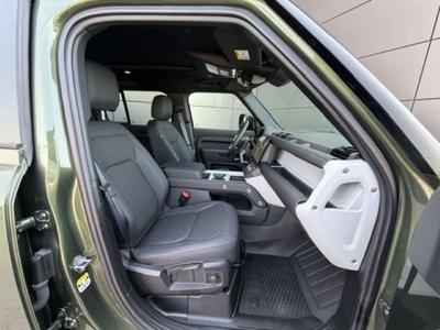 Land Rover Defender 110 D250