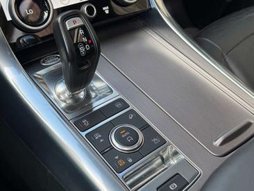 Land Rover Range Rover Sport P400e — photo 38