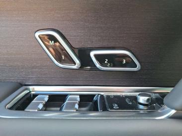 Land Rover Range Rover D350 — photo 20