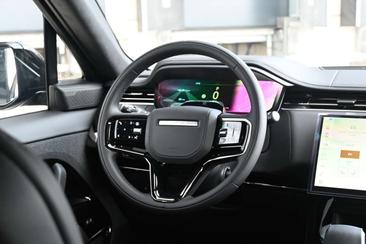 Land Rover Range Rover Sport P550e — photo 5