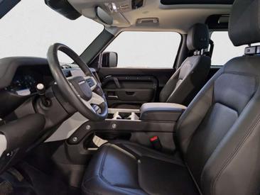 Land Rover Defender 90 D250 — photo 13