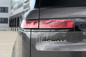 Land Rover Range Rover Sport P550e — photo 15