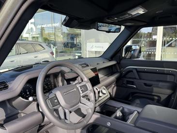 Land Rover Defender 110 P300e — photo 10