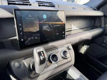 Land Rover Defender 110 P300e — photo 15