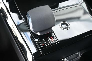 Land Rover Range Rover Sport P550e — photo 33