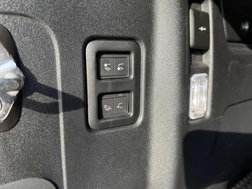 Land Rover Defender 110 P300e — photo 26
