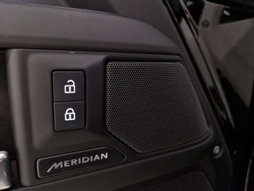 Land Rover Defender 90 D250 — photo 23