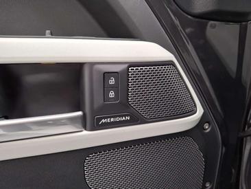Land Rover Defender 110 D200 — photo 17