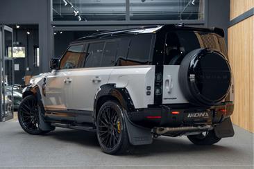 Land Rover Defender 110 P300e — photo 5