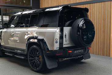 Land Rover Defender 110 P300e — photo 12