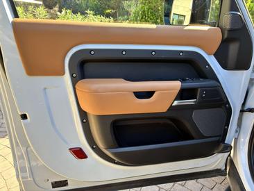 Land Rover Defender 90 D200 — photo 10