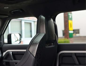 Land Rover Defender P635 — photo 4