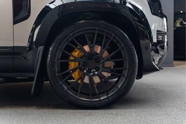Land Rover Defender 110 P300e — photo 14
