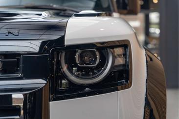 Land Rover Defender 110 P300e — photo 16