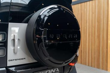 Land Rover Defender 110 P300e — photo 21
