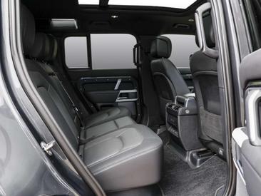 Land Rover Defender 110 D300 — photo 8