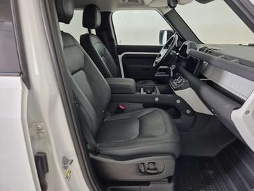 Land Rover Defender 110 D250 — photo 3