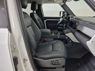 Land Rover Defender 110 D250