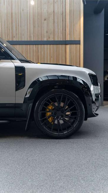 Land Rover Defender 110 P300e — photo 29