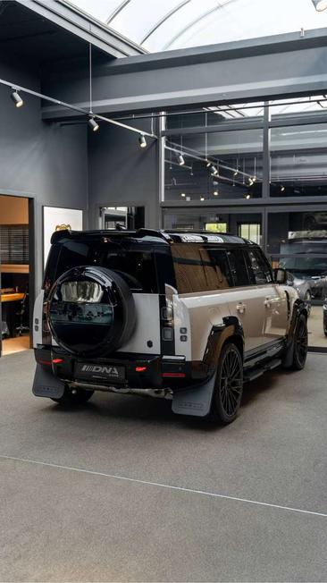 Land Rover Defender 110 P300e — photo 30