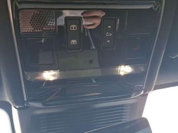Land Rover Range Rover Sport SV — photo 15