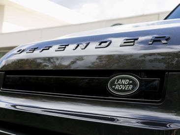 Land Rover Defender 110 D300 — photo 12